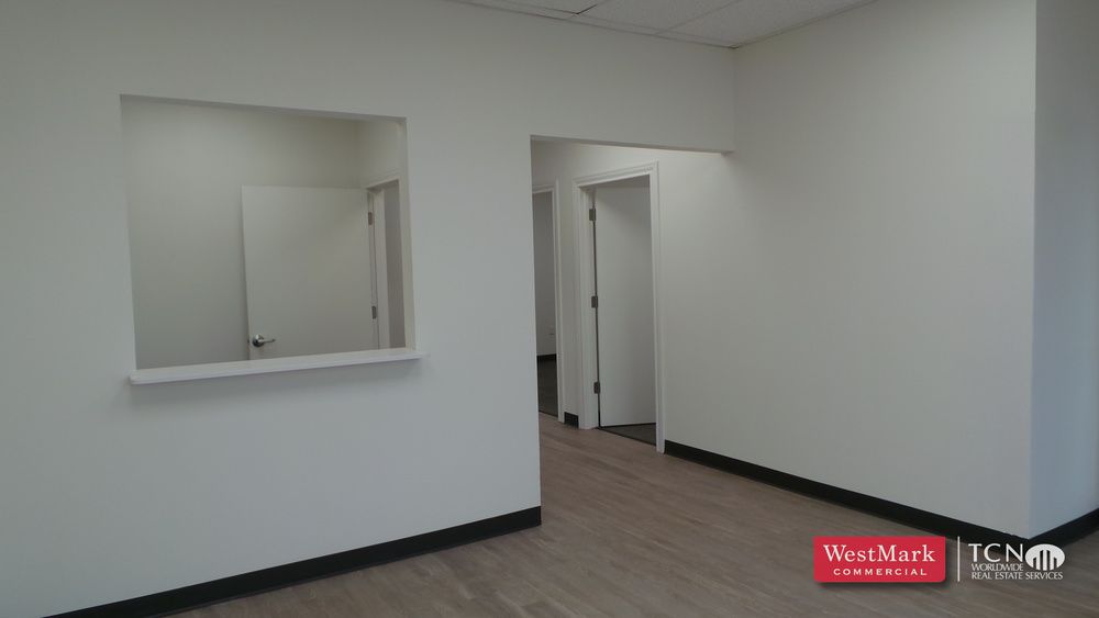Office Condo for Sale or Lease: 5424 19th Street Suite 402, Lubbock, TX 79407